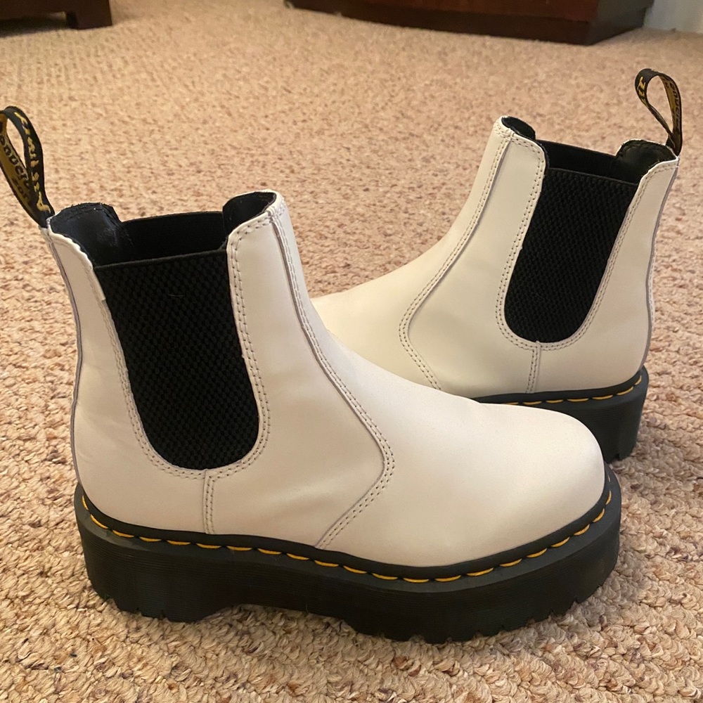 Chelsea, Platform Doc Martens